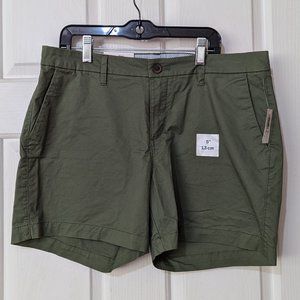 LAST WEEK 3 for $30 Old Navy Everyday Shorts Khaki Green Size 8 5" inseam Chino